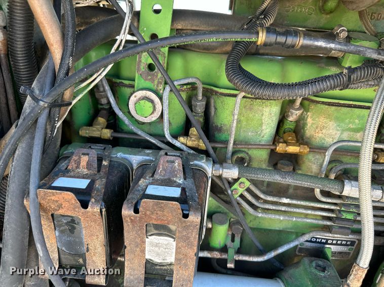 image for item OM9670 1982 John Deere 4440 tractor