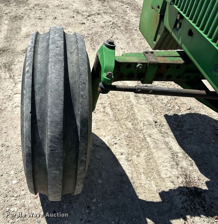 image for item OM9670 1982 John Deere 4440 tractor