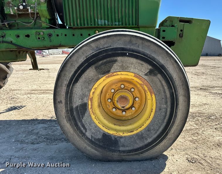 image for item OM9670 1982 John Deere 4440 tractor
