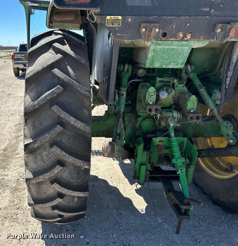 image for item OM9670 1982 John Deere 4440 tractor