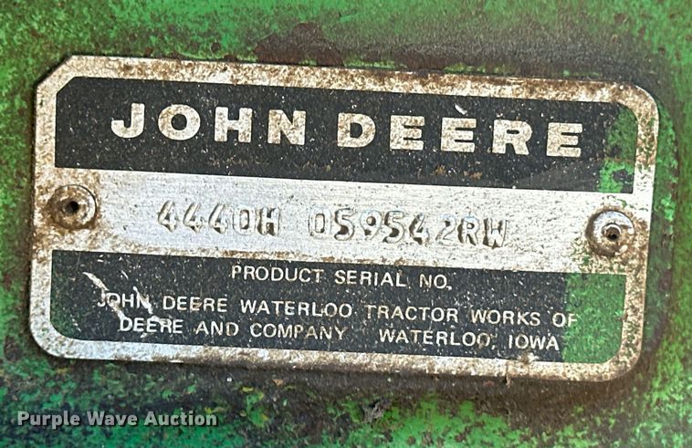 image for item OM9670 1982 John Deere 4440 tractor