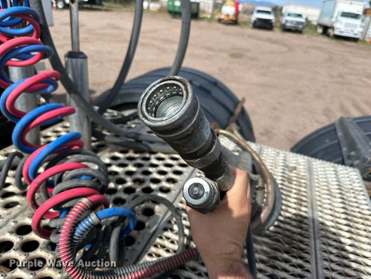 image for item DG4494 2001 Western Star 4964FX semi truck