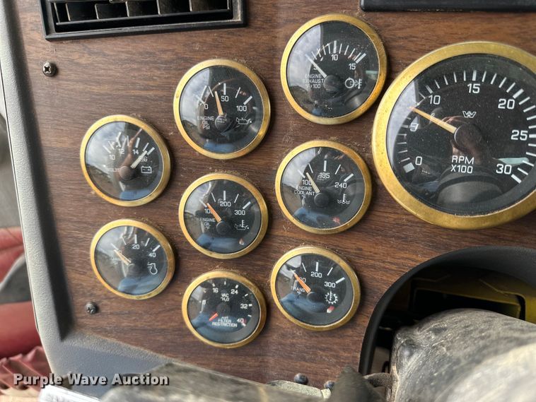 image for item DG4494 2001 Western Star 4964FX semi truck