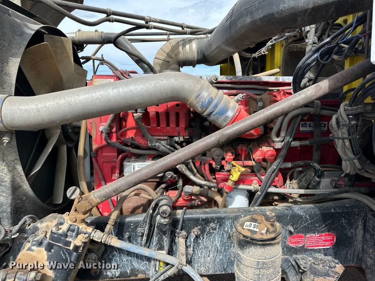 image for item DG4494 2001 Western Star 4964FX semi truck