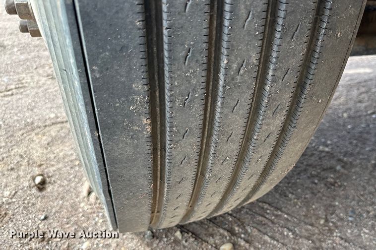 image for item DG4494 2001 Western Star 4964FX semi truck