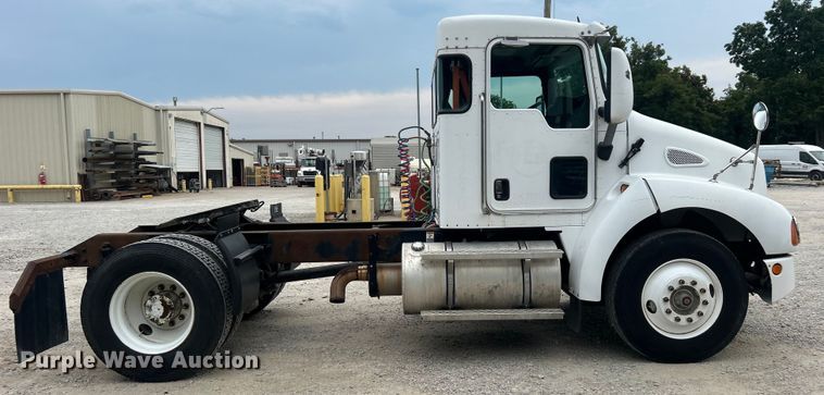 image for item DO6697 2005 Kenworth T300 semi truck