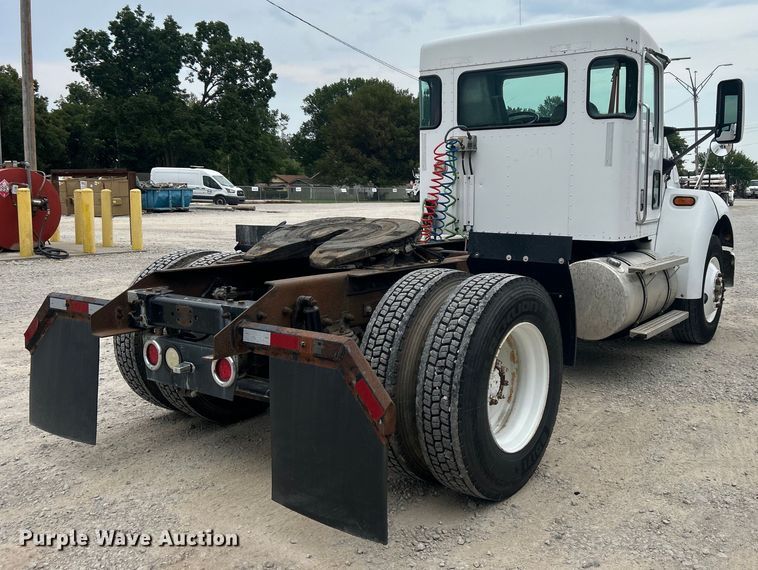 image for item DO6697 2005 Kenworth T300 semi truck