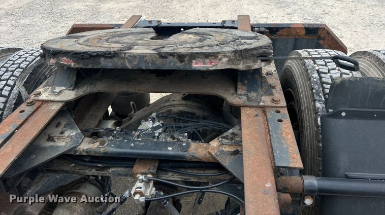 image for item DO6697 2005 Kenworth T300 semi truck