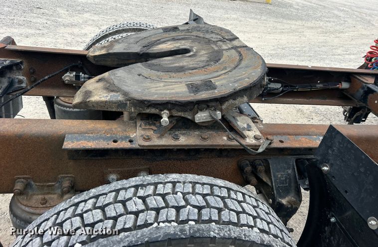 image for item DO6697 2005 Kenworth T300 semi truck