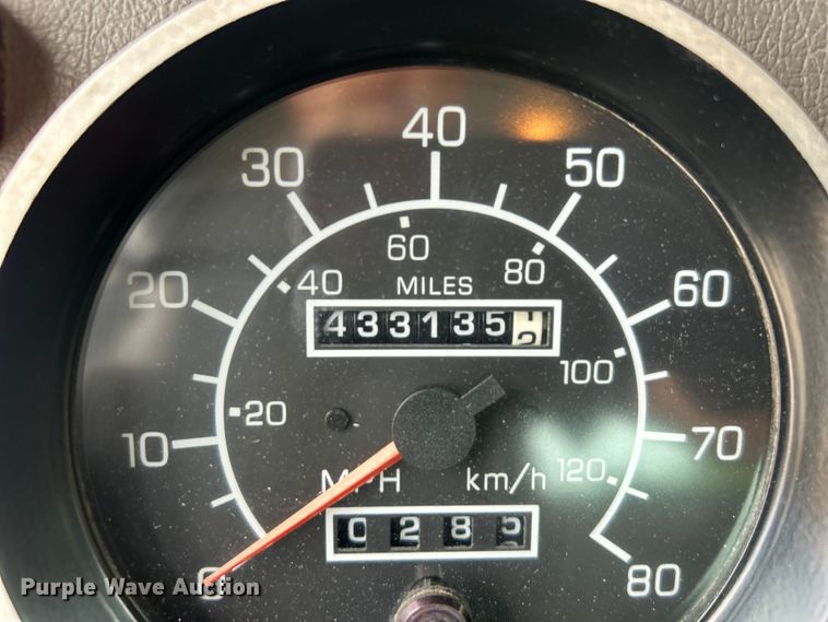 image for item DO6697 2005 Kenworth T300 semi truck