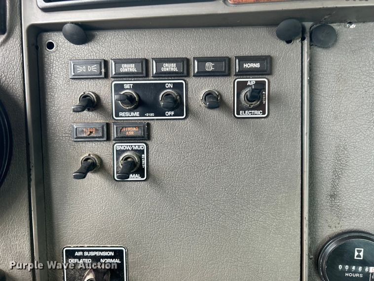 image for item DO6697 2005 Kenworth T300 semi truck