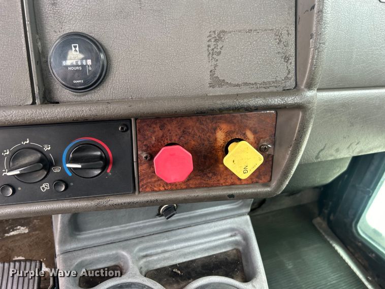 image for item DO6697 2005 Kenworth T300 semi truck