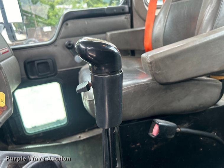 image for item DO6697 2005 Kenworth T300 semi truck