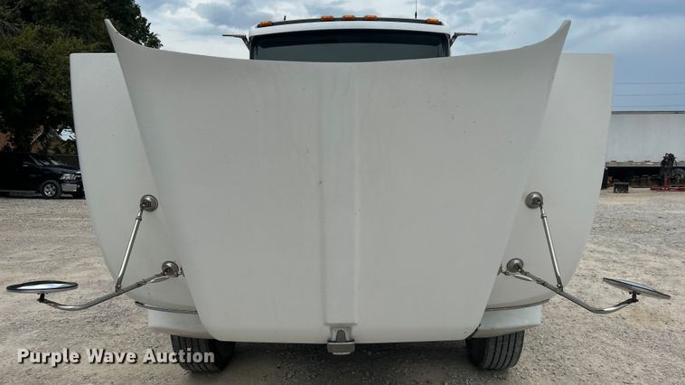 image for item DO6697 2005 Kenworth T300 semi truck