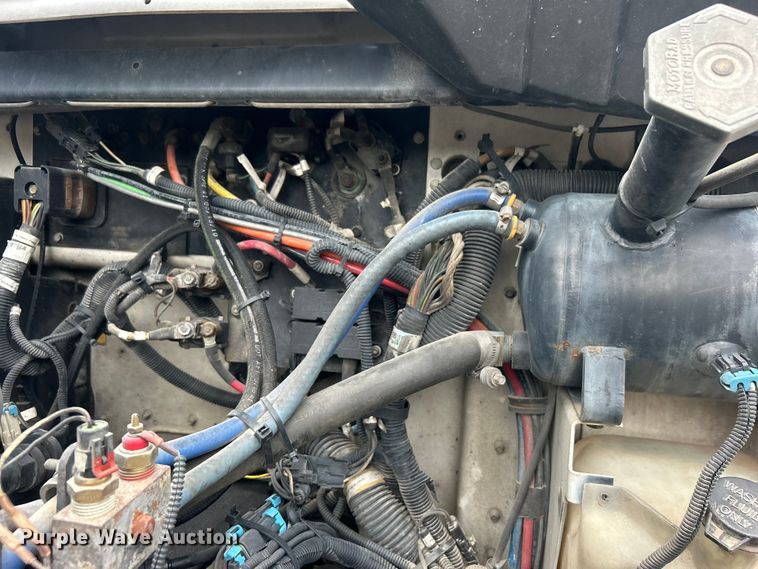 image for item DO6697 2005 Kenworth T300 semi truck