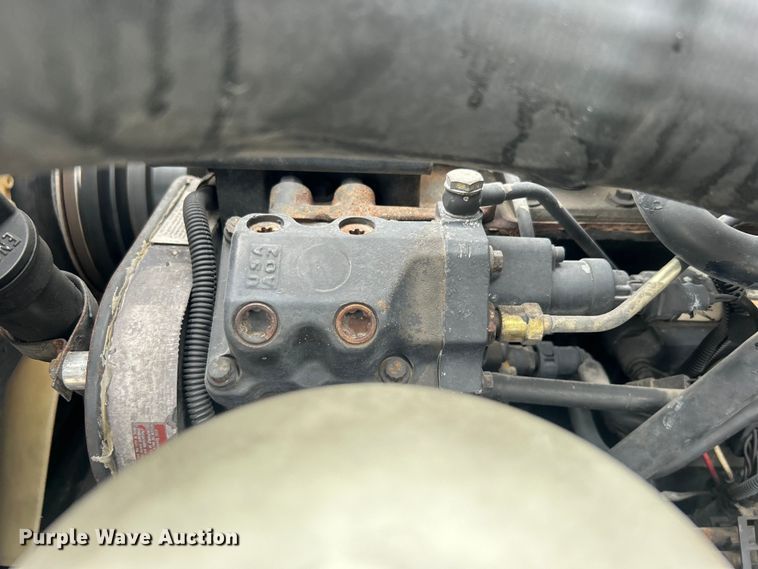 image for item DO6697 2005 Kenworth T300 semi truck