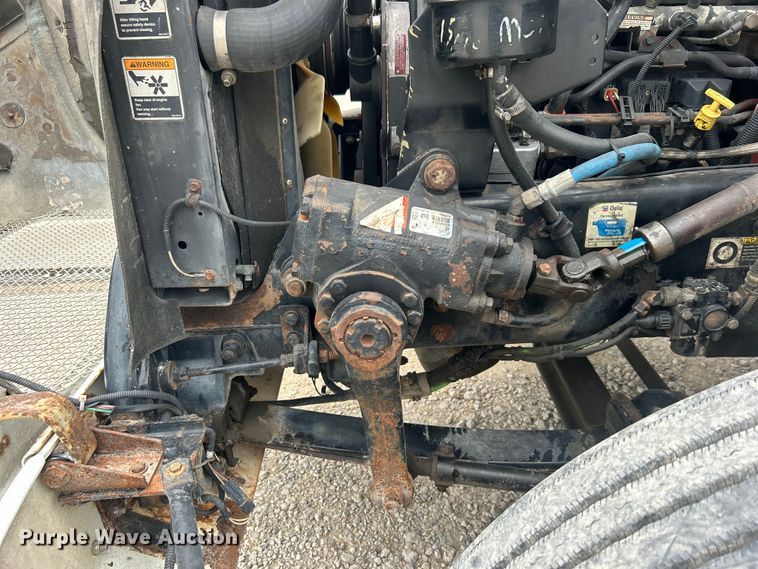 image for item DO6697 2005 Kenworth T300 semi truck