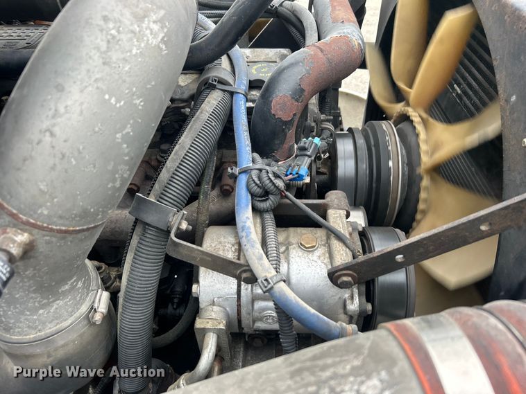 image for item DO6697 2005 Kenworth T300 semi truck