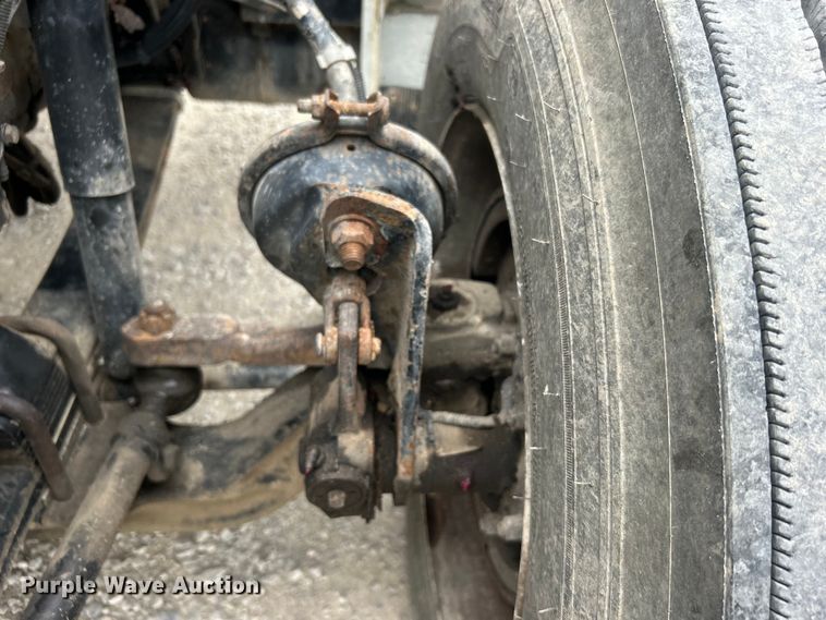 image for item DO6697 2005 Kenworth T300 semi truck