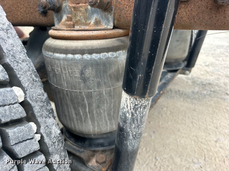 image for item DO6697 2005 Kenworth T300 semi truck