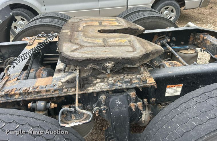 image for item DO7460 2011 Freightliner  Cascadia semi truck