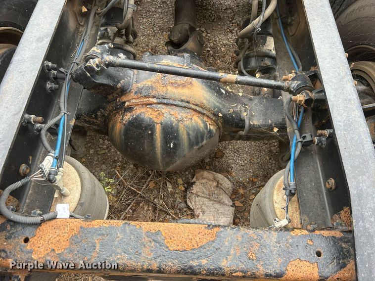 image for item DO7460 2011 Freightliner  Cascadia semi truck