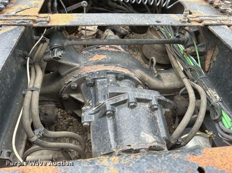 image for item DO7460 2011 Freightliner  Cascadia semi truck