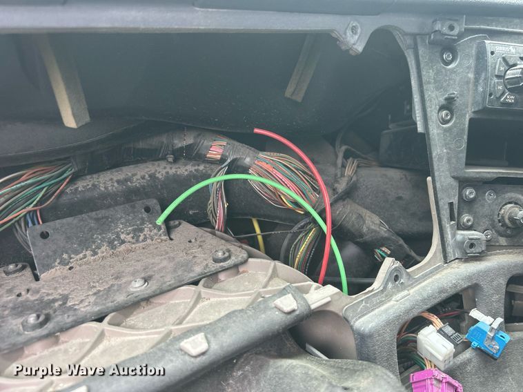 image for item DO7460 2011 Freightliner  Cascadia semi truck