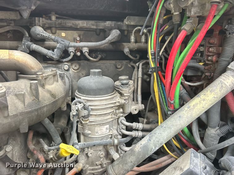 image for item DO7460 2011 Freightliner  Cascadia semi truck