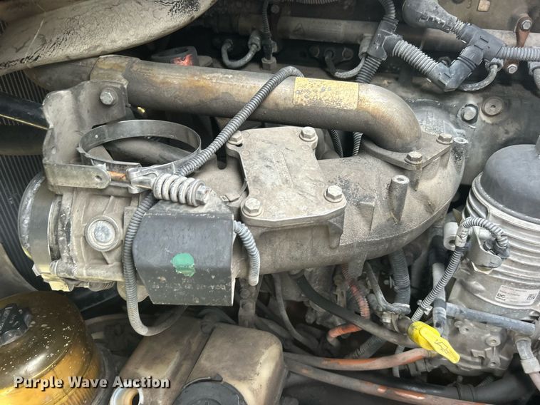 image for item DO7460 2011 Freightliner  Cascadia semi truck