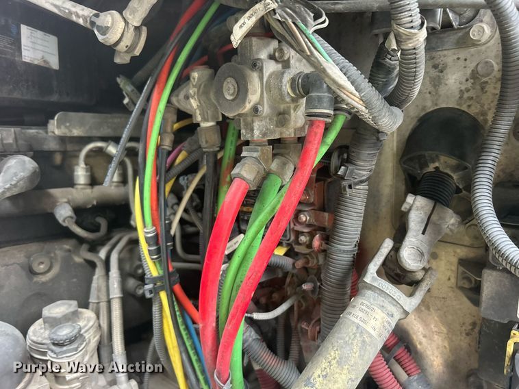 image for item DO7460 2011 Freightliner  Cascadia semi truck