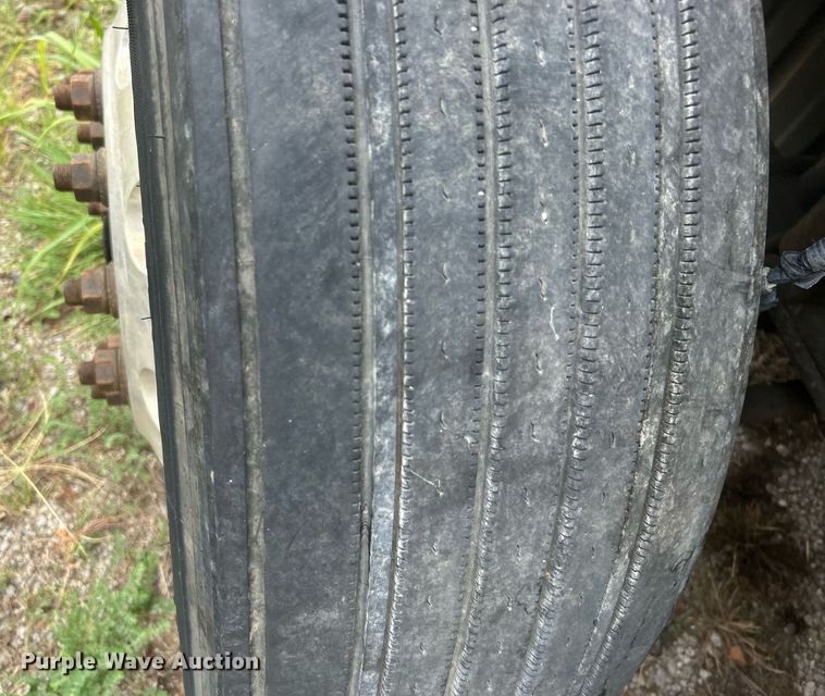 image for item DO7460 2011 Freightliner  Cascadia semi truck