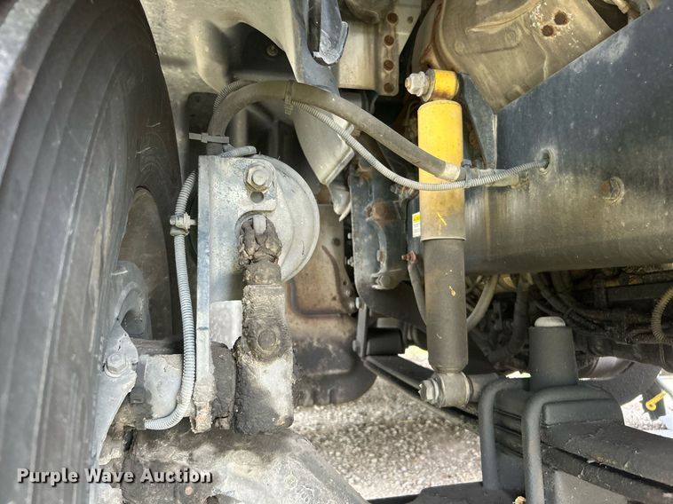 image for item DO7460 2011 Freightliner  Cascadia semi truck