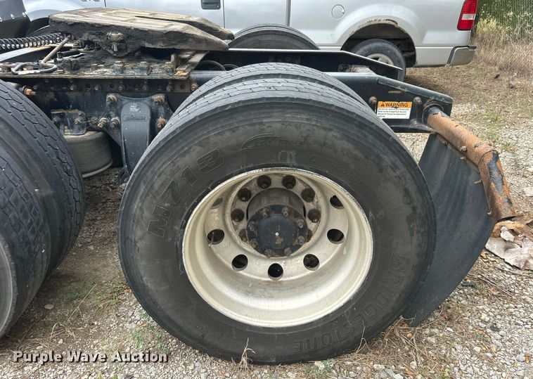 image for item DO7460 2011 Freightliner  Cascadia semi truck