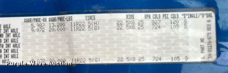 image for item DO7460 2011 Freightliner  Cascadia semi truck