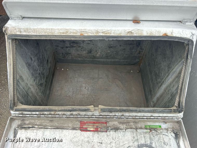 image for item DO7461 2007 International  8600 semi truck