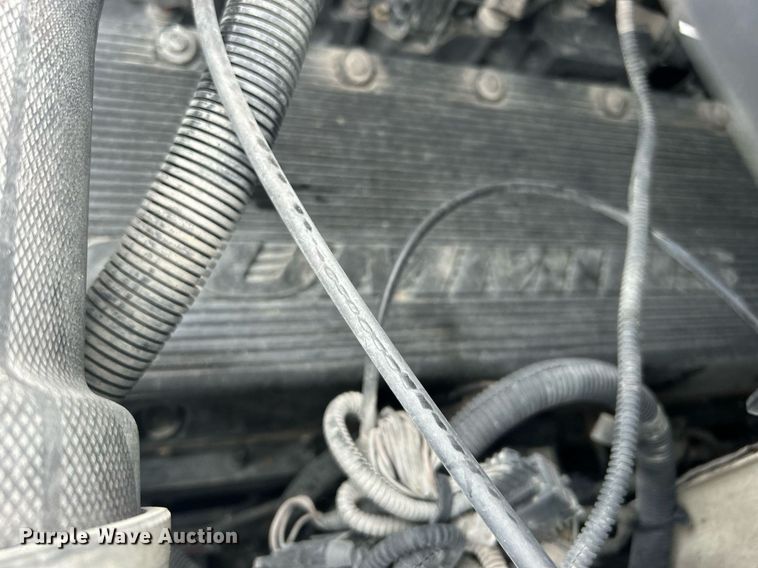 image for item DO7461 2007 International  8600 semi truck