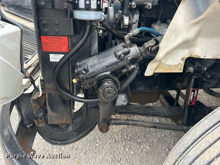 image for item DO7461 2007 International  8600 semi truck