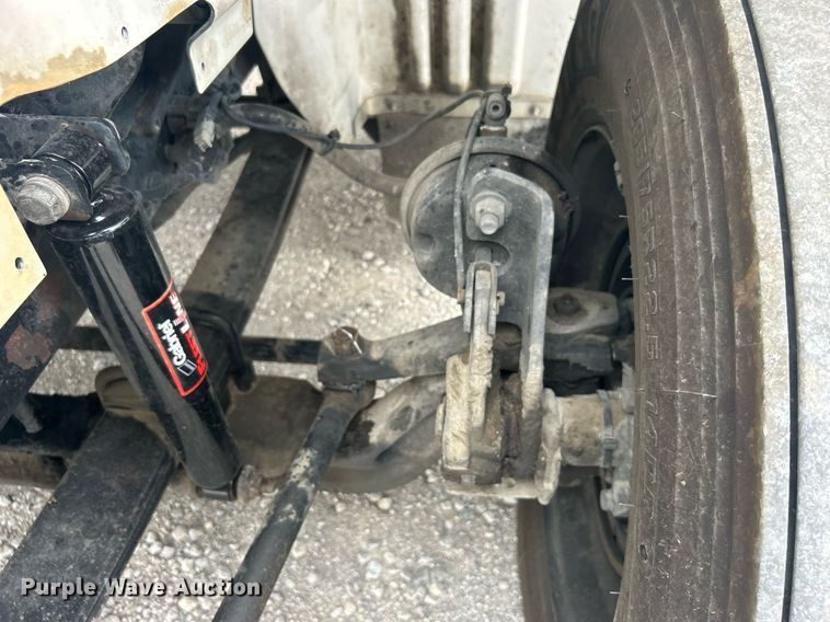 image for item DO7461 2007 International  8600 semi truck