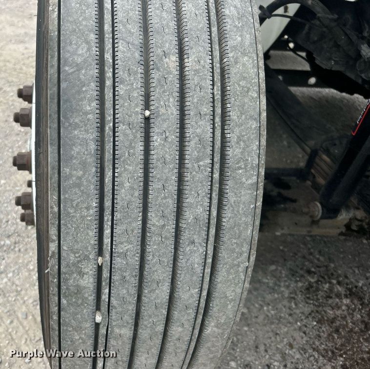 image for item DO7461 2007 International  8600 semi truck