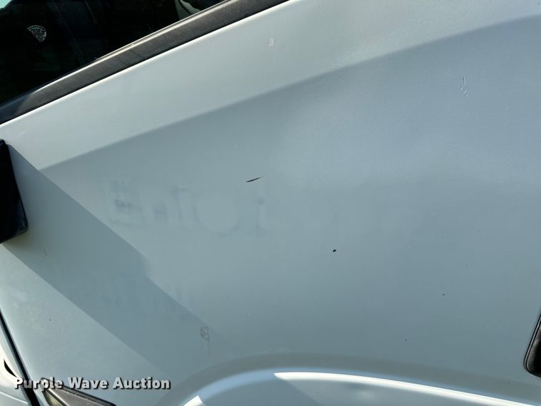 image for item DP6680 2010 Isuzu NPR box truck