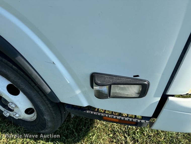 image for item DP6680 2010 Isuzu NPR box truck