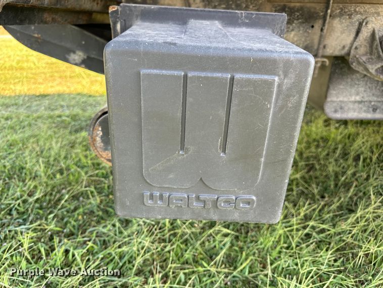 image for item DP6680 2010 Isuzu NPR box truck