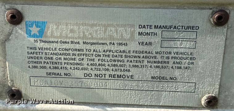 image for item DP6680 2010 Isuzu NPR box truck