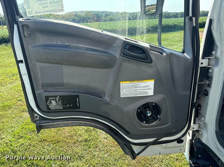 image for item DP6680 2010 Isuzu NPR box truck