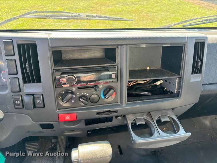 image for item DP6680 2010 Isuzu NPR box truck