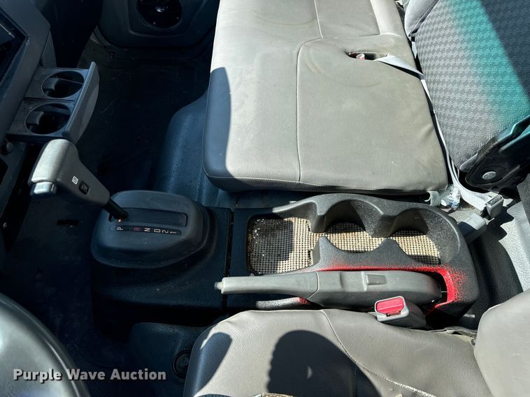 image for item DP6680 2010 Isuzu NPR box truck