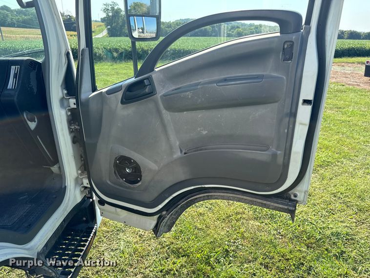 image for item DP6680 2010 Isuzu NPR box truck