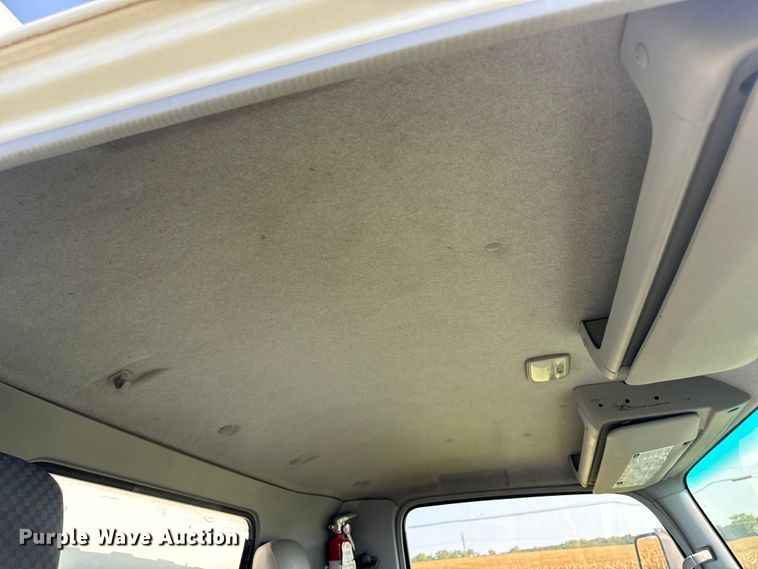 image for item DP6680 2010 Isuzu NPR box truck