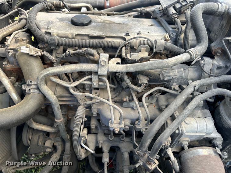 image for item DP6680 2010 Isuzu NPR box truck